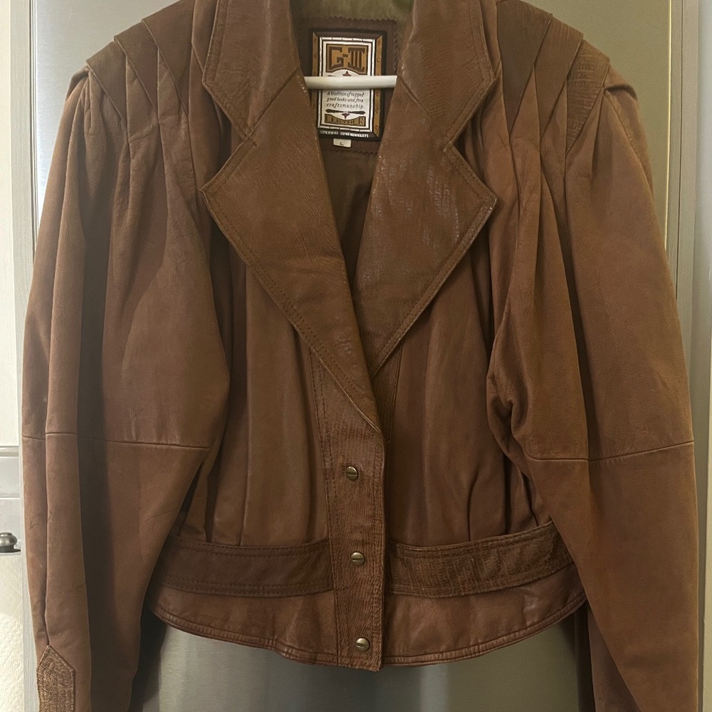 Vintage cropped tan leather jacket